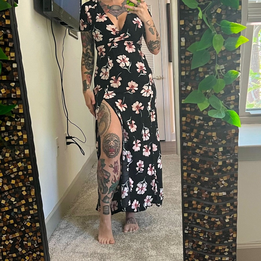 Sweet Floral Dress - Picture 1 of 4